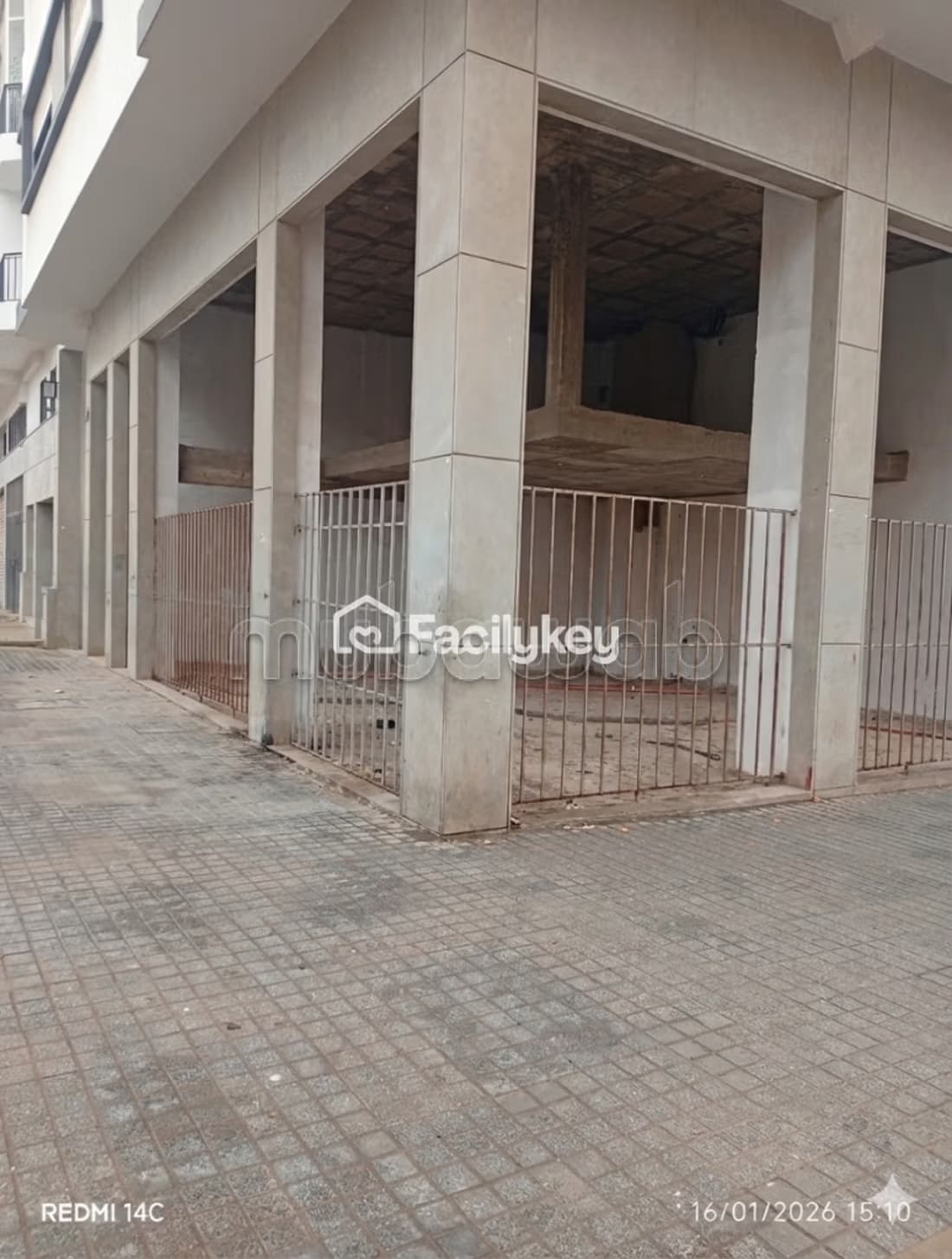 Local commercial de 99 m² à Bouskoura