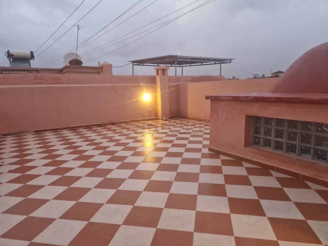 Affaire à saisir d'une vente de villa avec 2 niveaux séparés