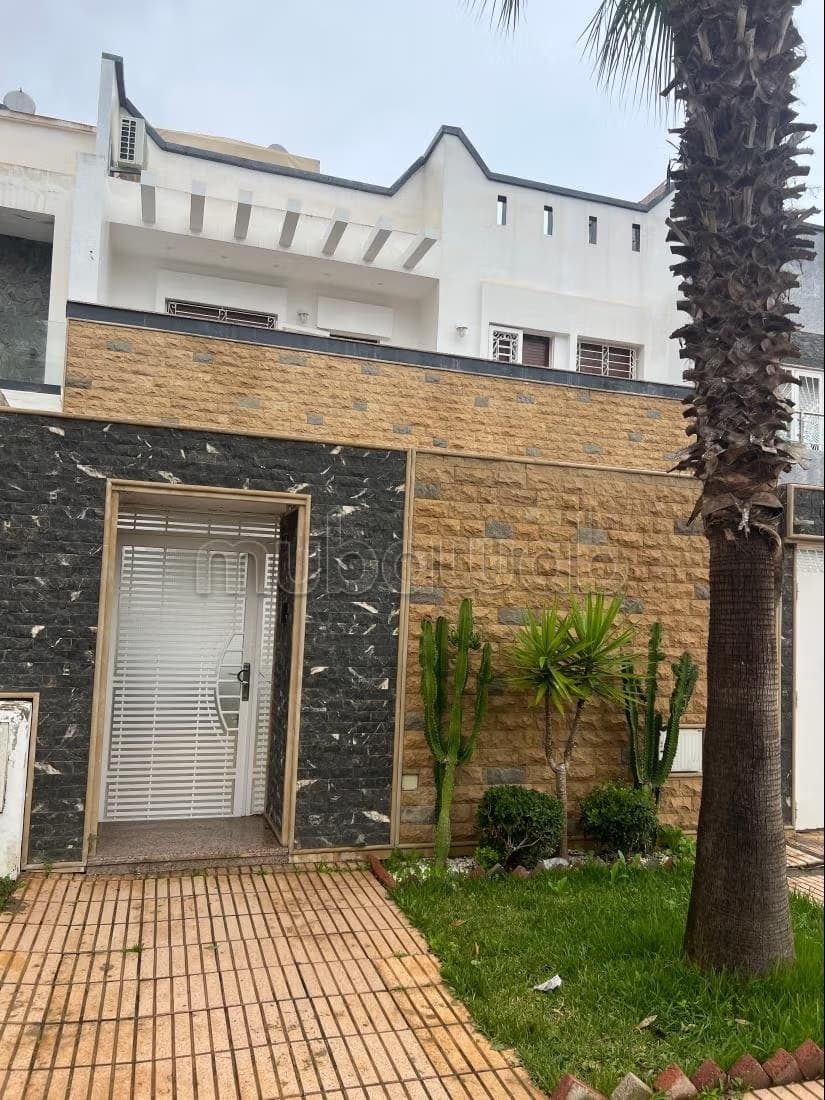 Magnifique villa à vendre à Val Fleuri. 3 pièces confortabl...