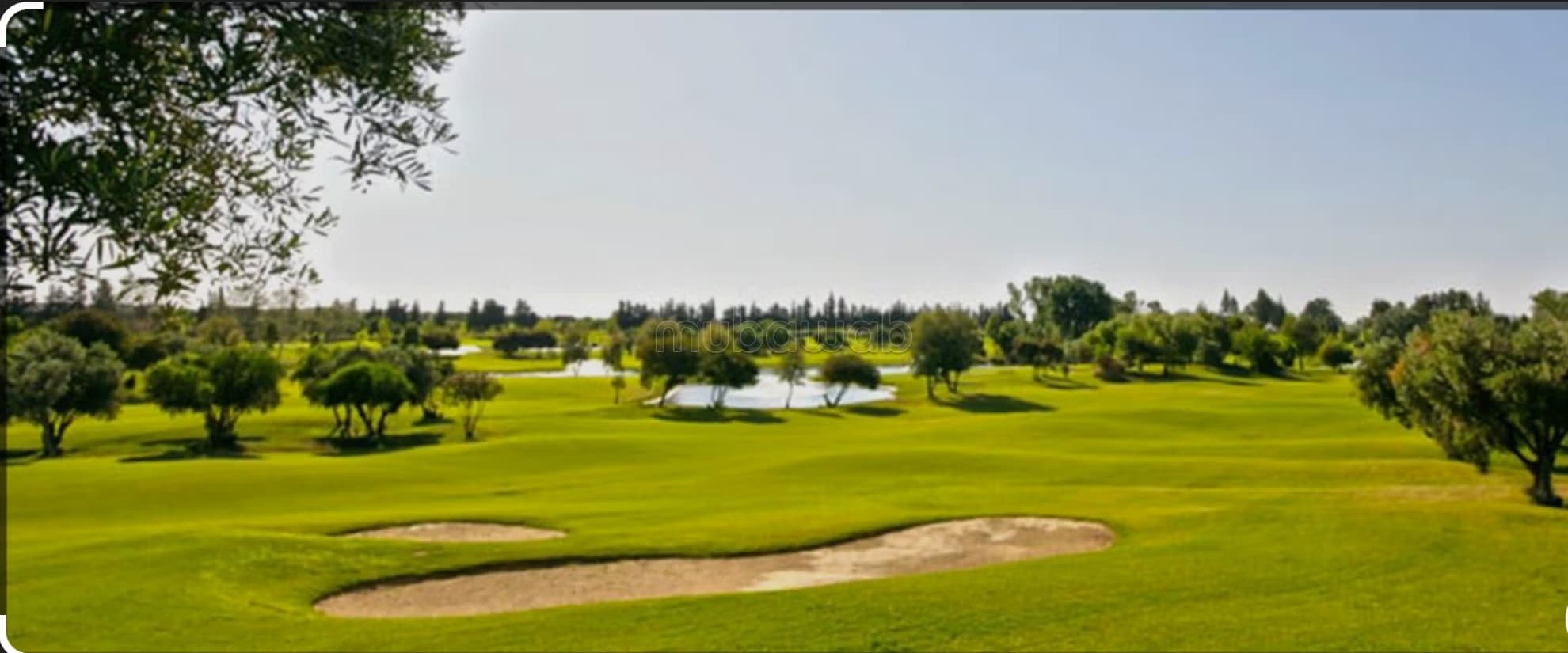 Beau terrain zone villa de 682m au GOLF