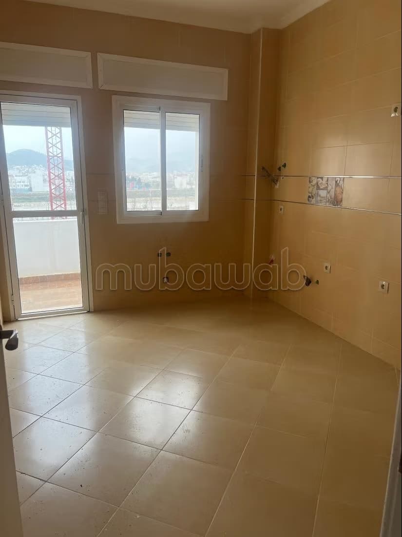 Superbe appartement à louer à Saniat Errmel. Superficie 115...