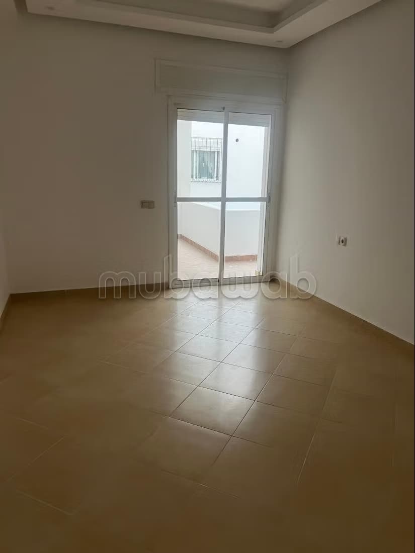 Superbe appartement à louer à Saniat Errmel. Superficie 115...