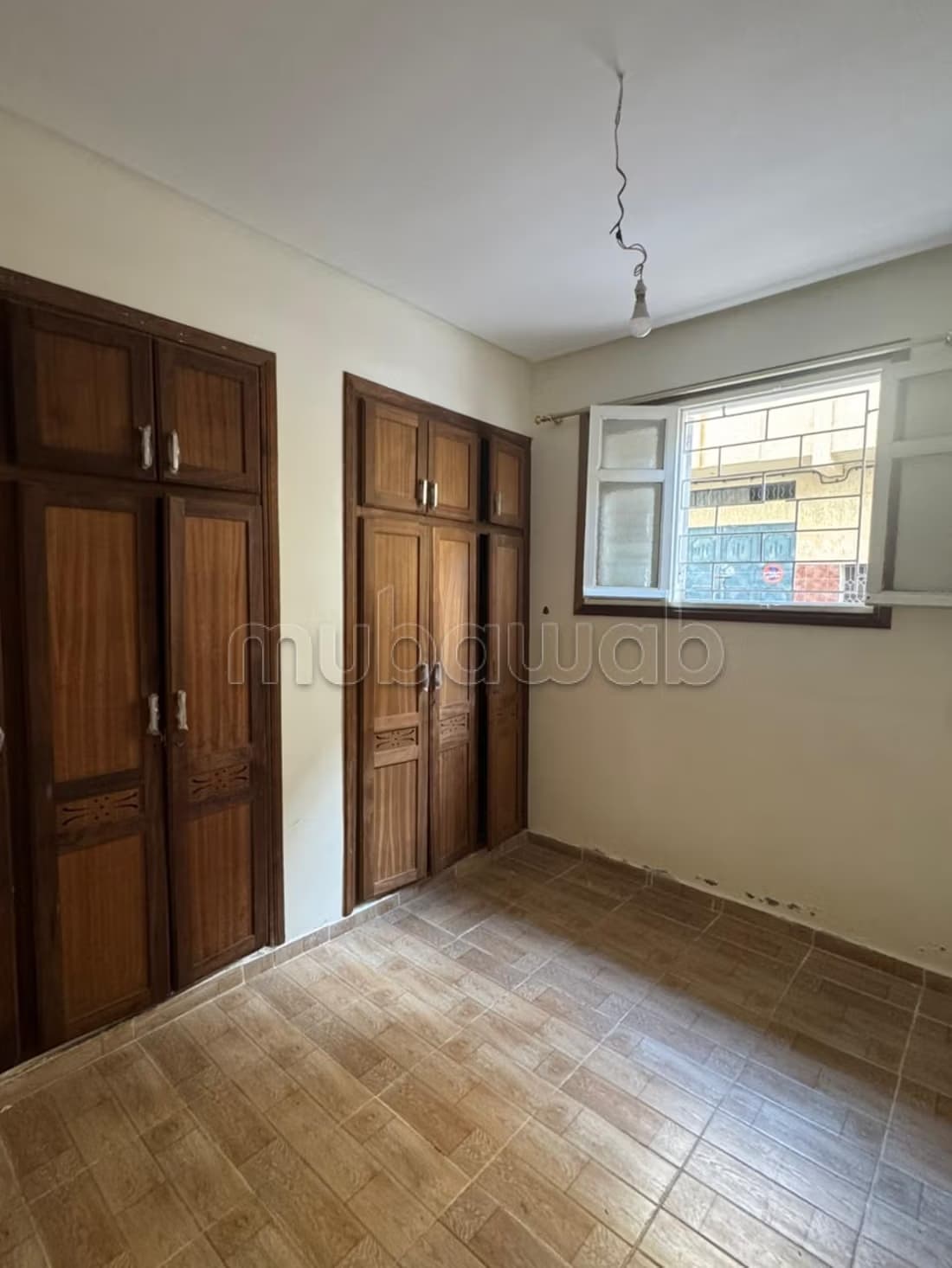 Bel appartement en location à Hay Salam. 5 pièces. Salon tra...