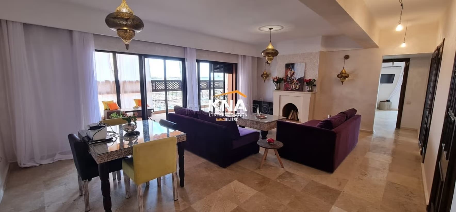 Très beau et lumineux appartement au 4ème étage d'une belle...