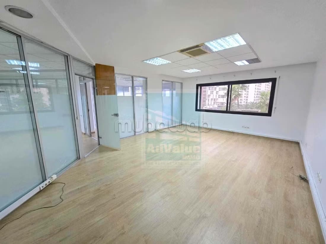 DL. 1009: Bureau Angle Bd Anfa & Moulay Youssef