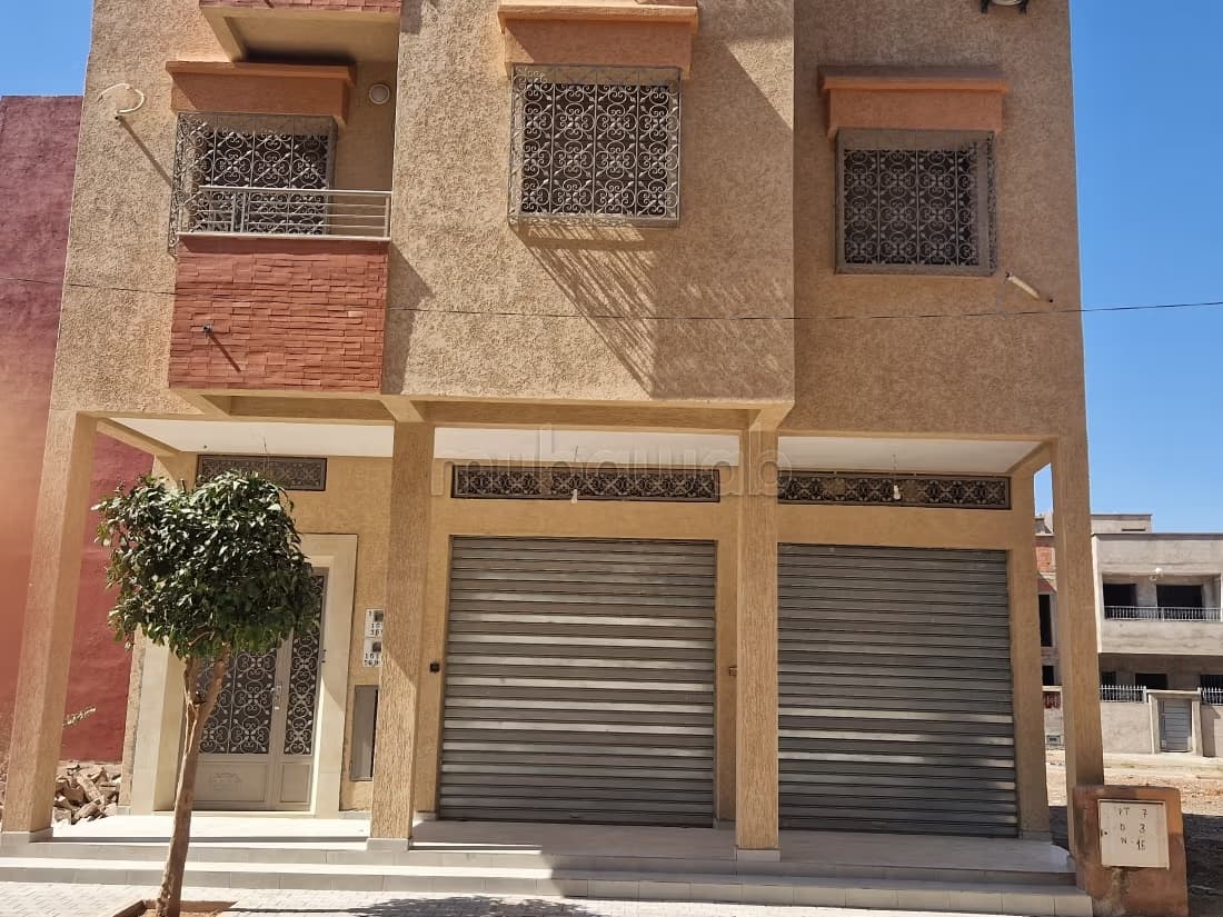 A louer beau local commercial neuf de 82 m2