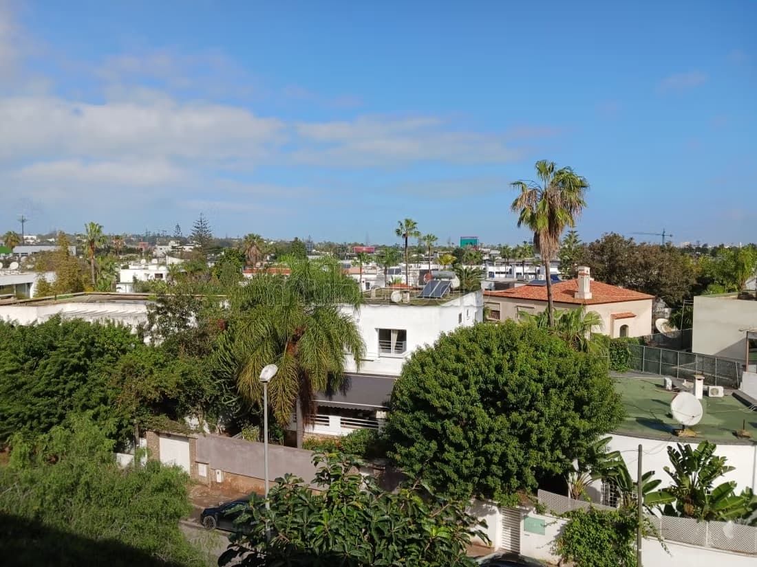 Appartement entièrement rénové et meublé à louer au CIL