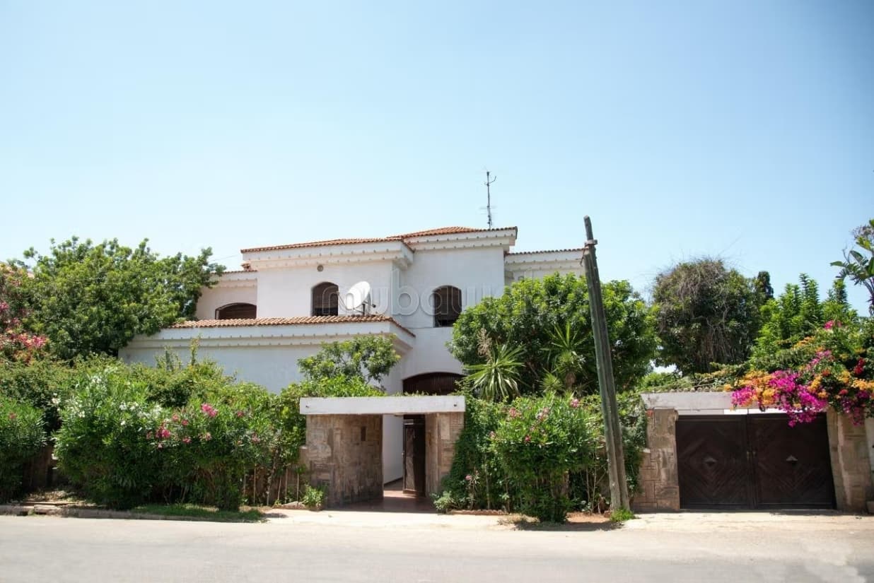 A vendre villa de 1375 m² au quartier californie