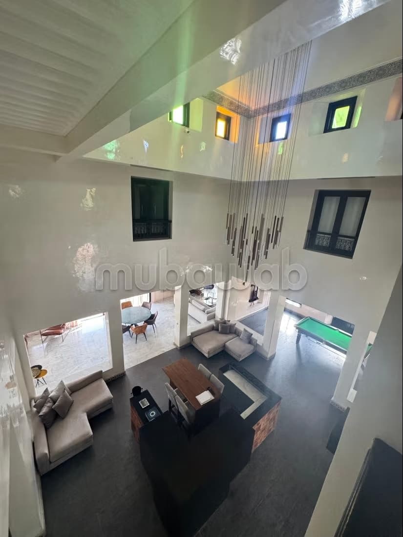 Vente villa de luxe à Route de Ouarzazate. 5 chambres confor...