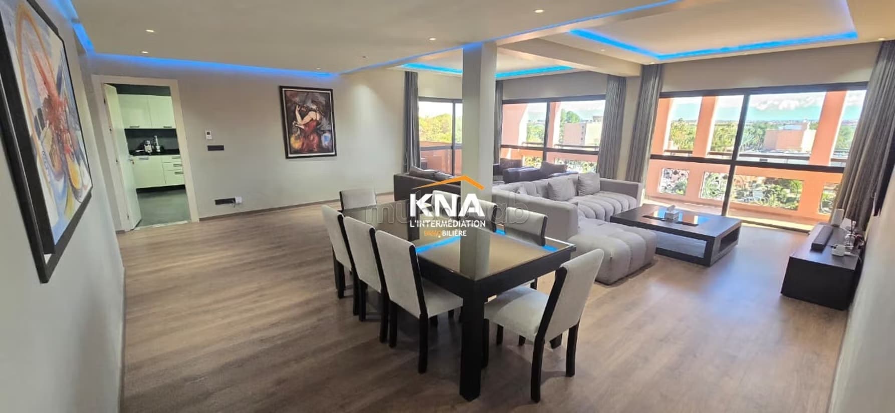 Très beau et lumineux appartement situé au dernier étage