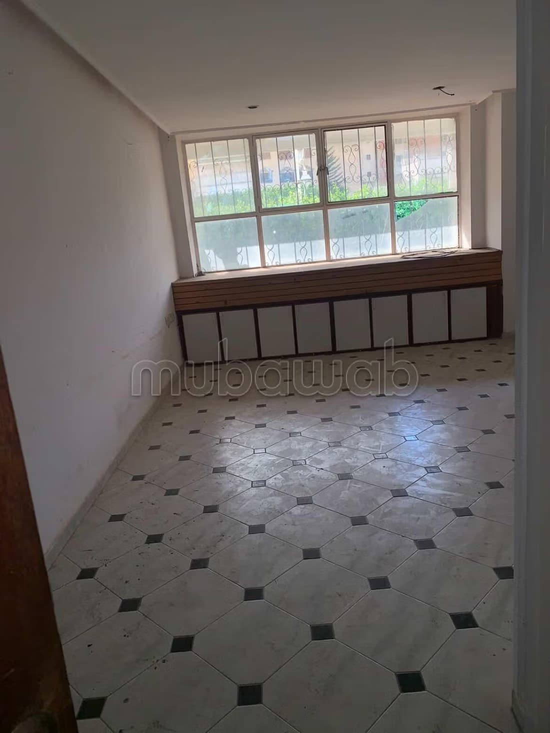 Bureaux en location à Saniat Errmel. Superficie 60 m²