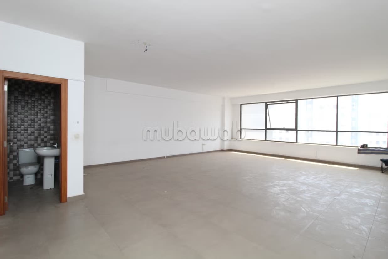 Plateau bureau de 65m² sur l’avenue Moukawama