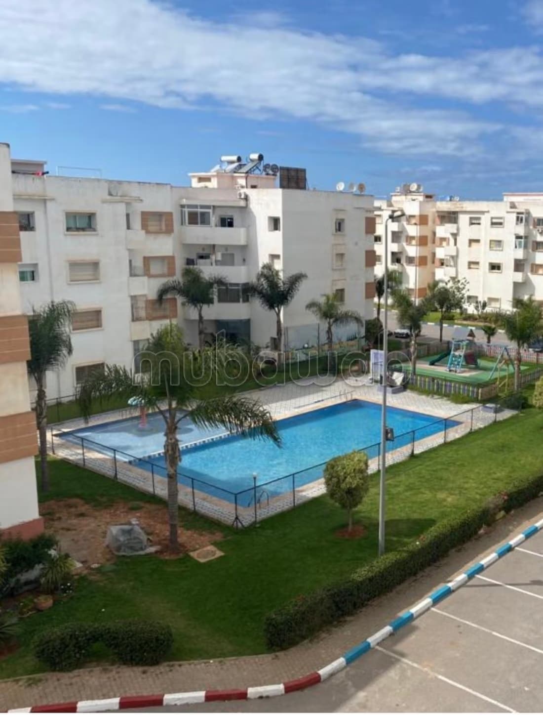 Champ de lys louizia avec piscine et ascenseur