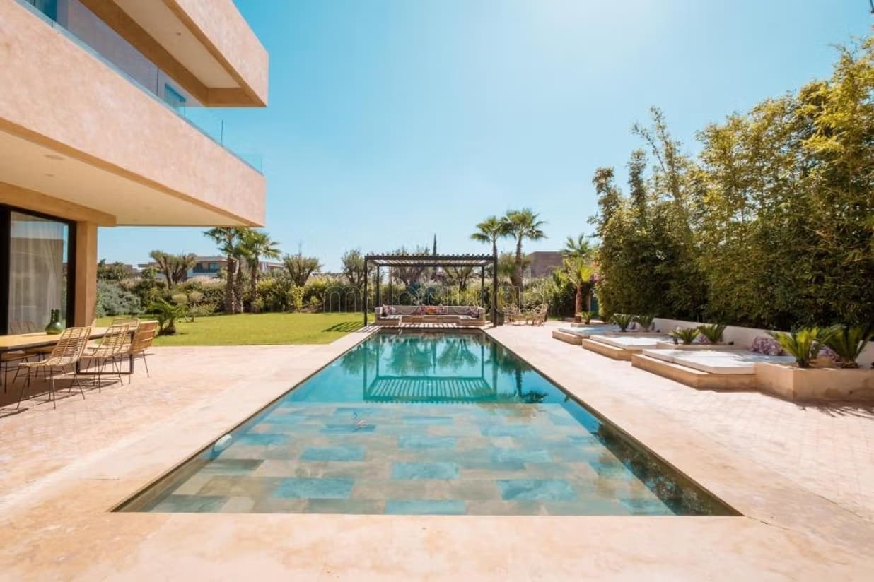 Amelkis: Villa à vendre, 5 Ch, Piscine chauffée