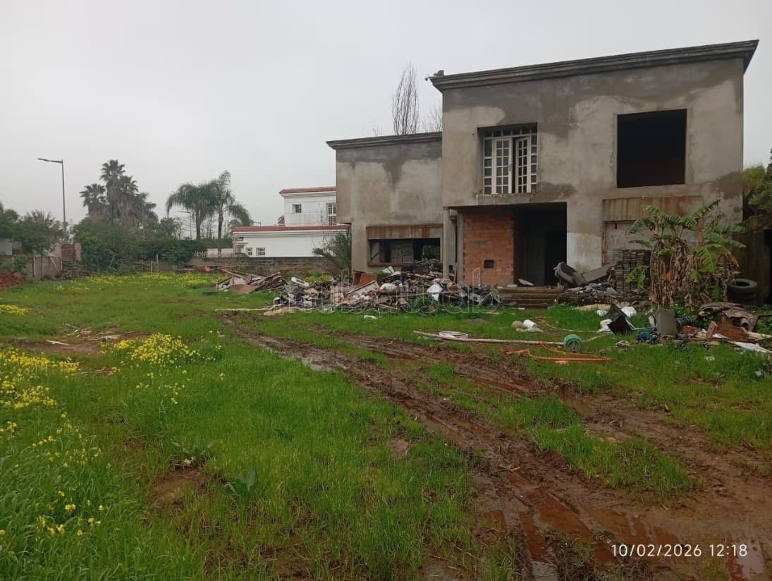 Bel villa semi fini en vente quartier Ambassadeurs