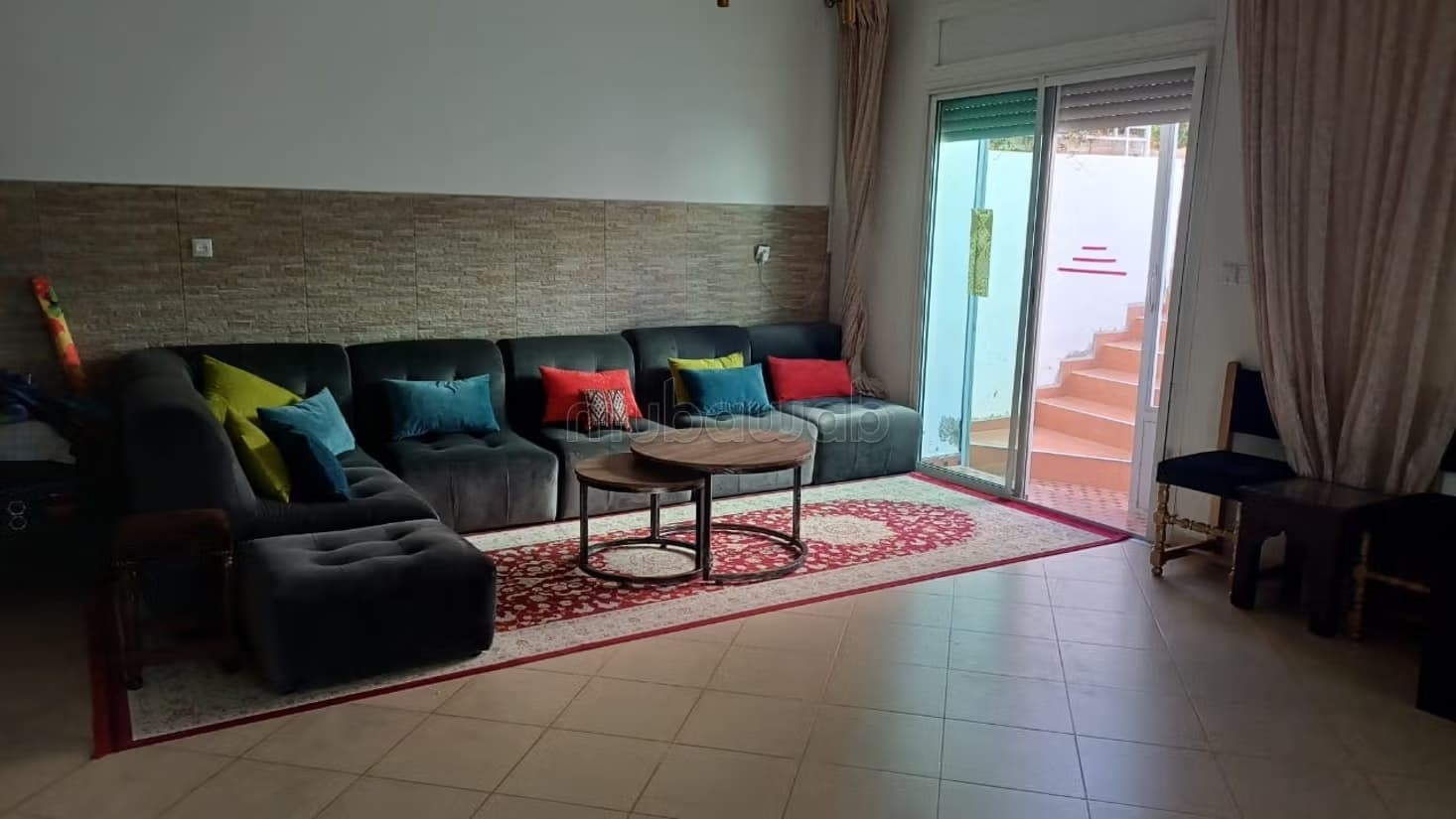 Villa moderne avec piscine et vue dégagée sur Mek