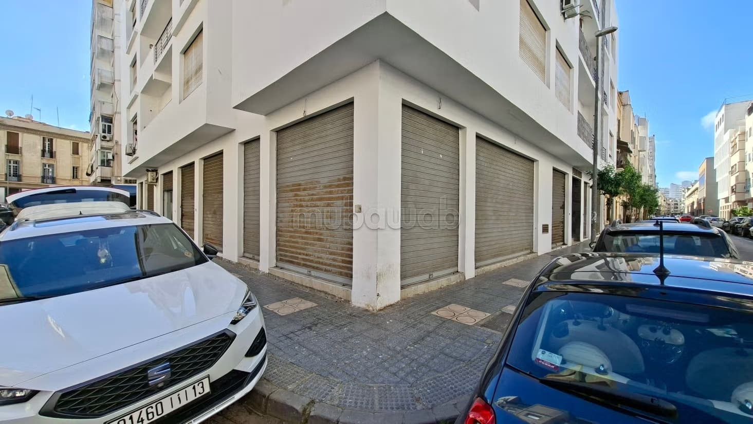 Locaux commerciaux 45 et 48 m² double vitrine