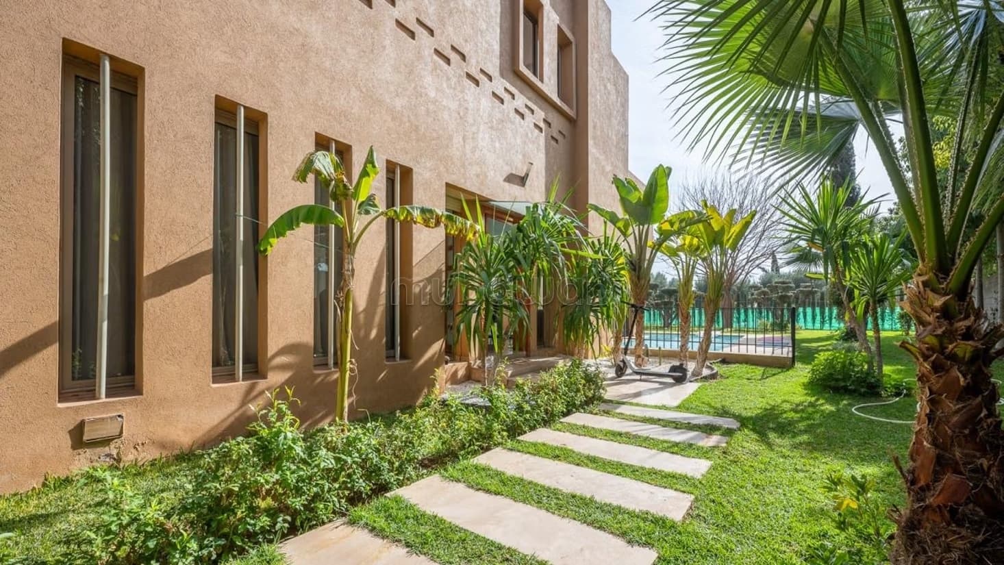 Jolie villa à vendre à Marrakech route de Casablanca
