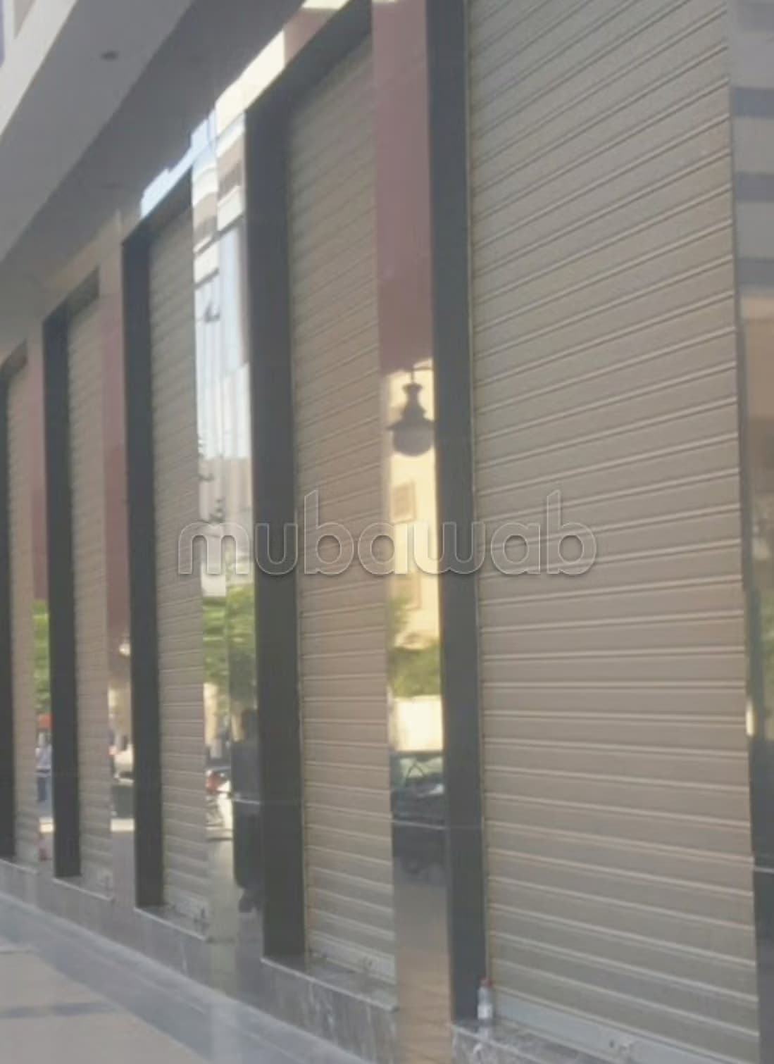 Local commercial en vente en Centre ville. Superficie 374 m²
