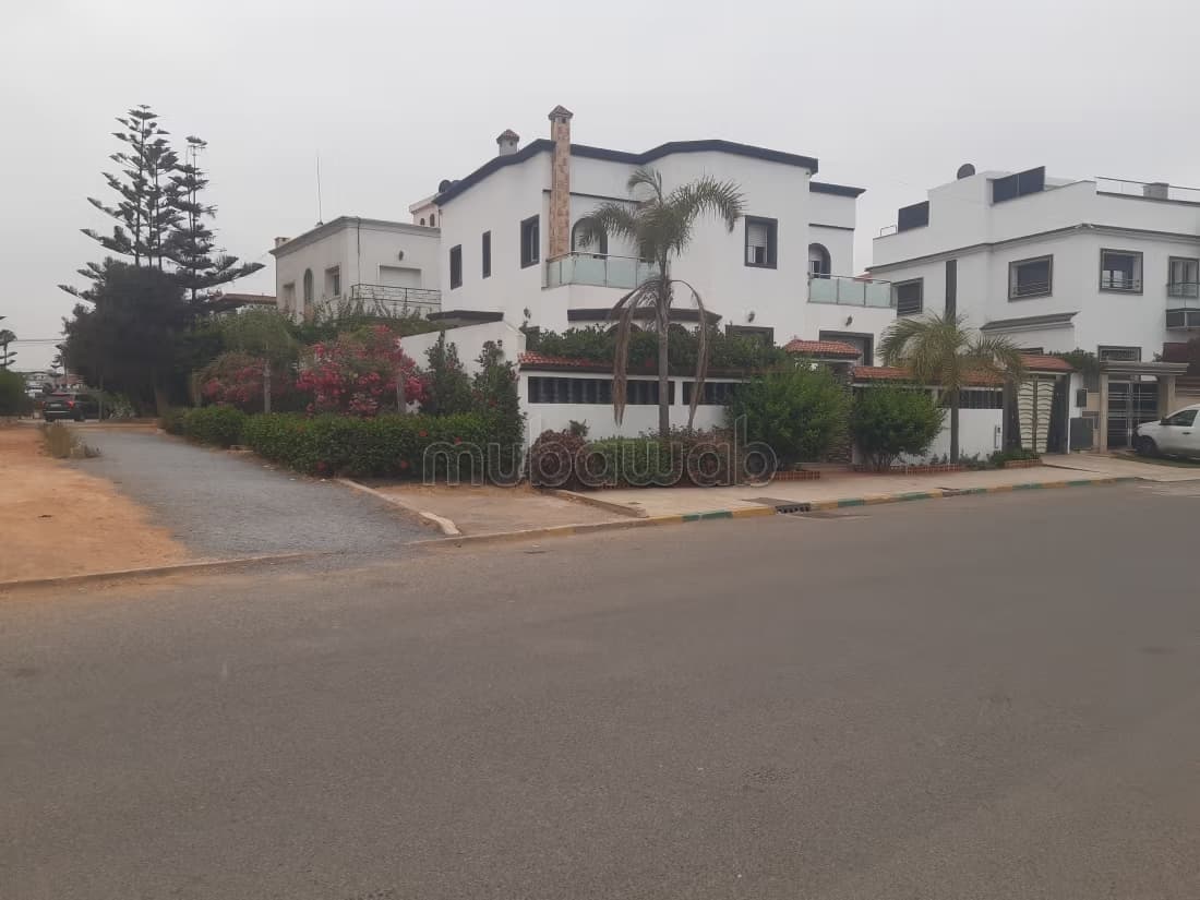 Somptueuse maison à vendre à Quartier Du Soleil. 3 pièces c...