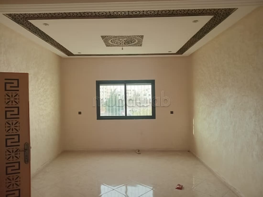 Appartement à vendre à Route ain Chkaf. 7 grandes pièces. En...