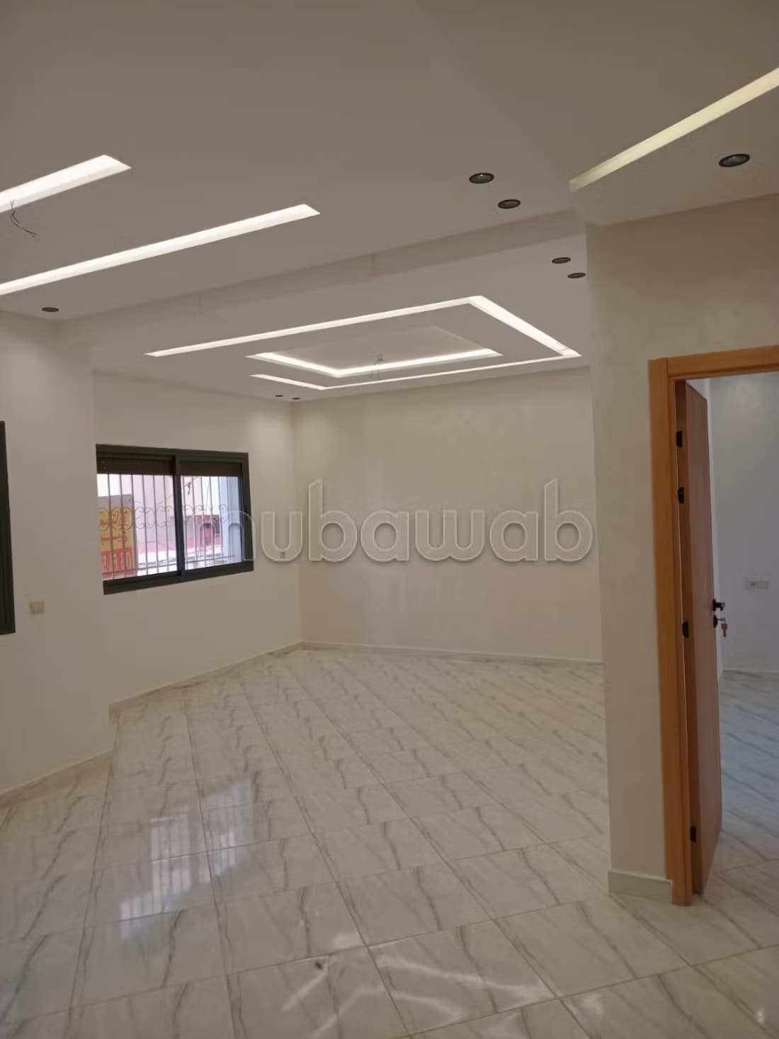 Appartement à l'achat à Route ain Chkaf. 3 chambres agréable...