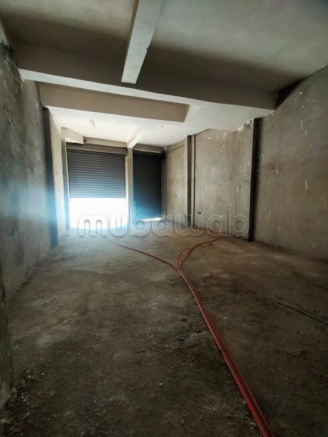 Magasins à vendre bien situés sup 40m² à 89m²