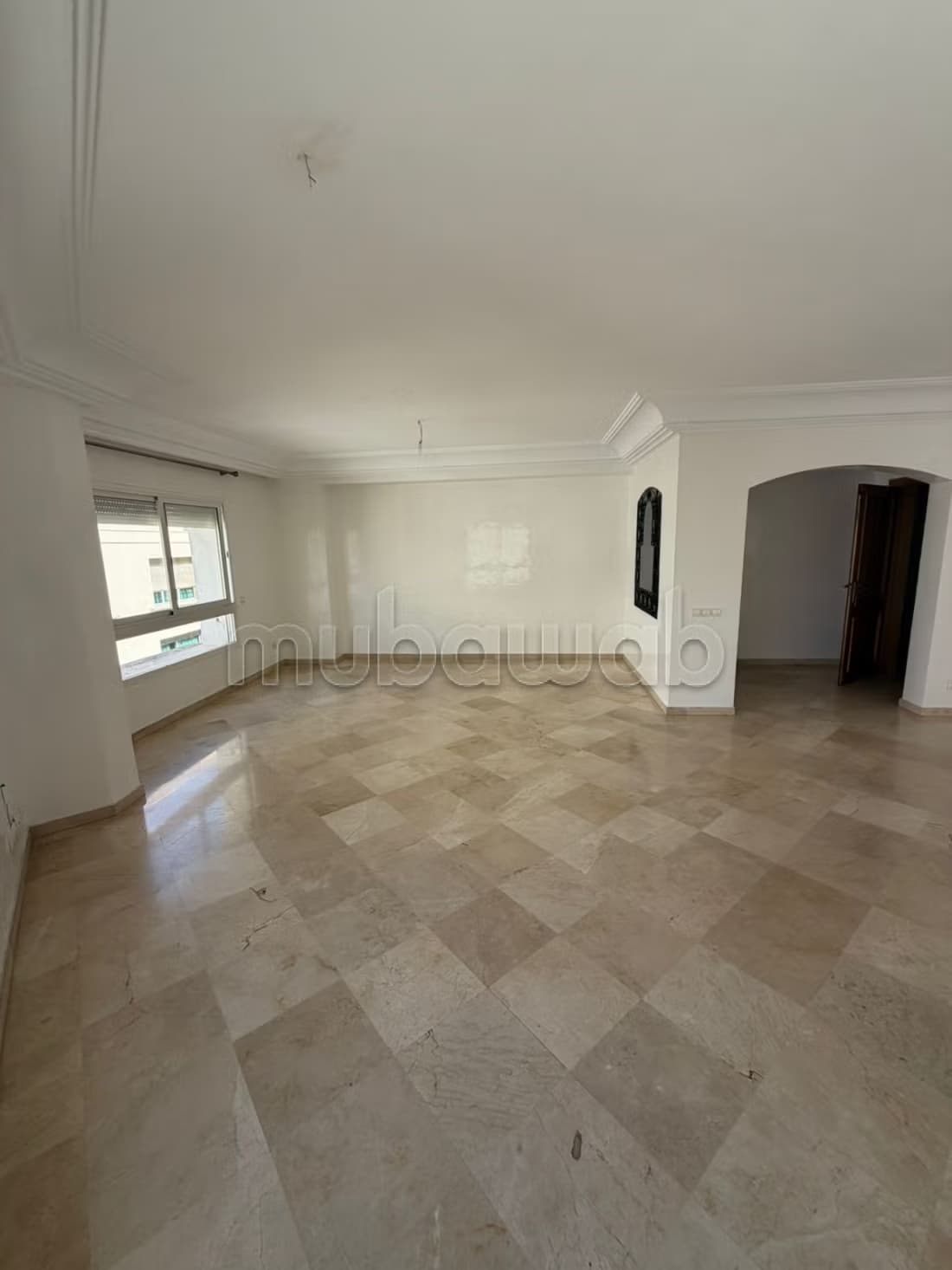 Louez cet appartement à Triangle d'Or. Superficie 148 m². ...