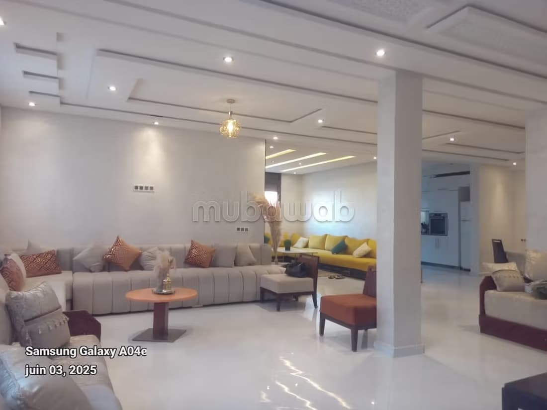 Location d'un appartement à Haut Anza. 4 grandes pièces