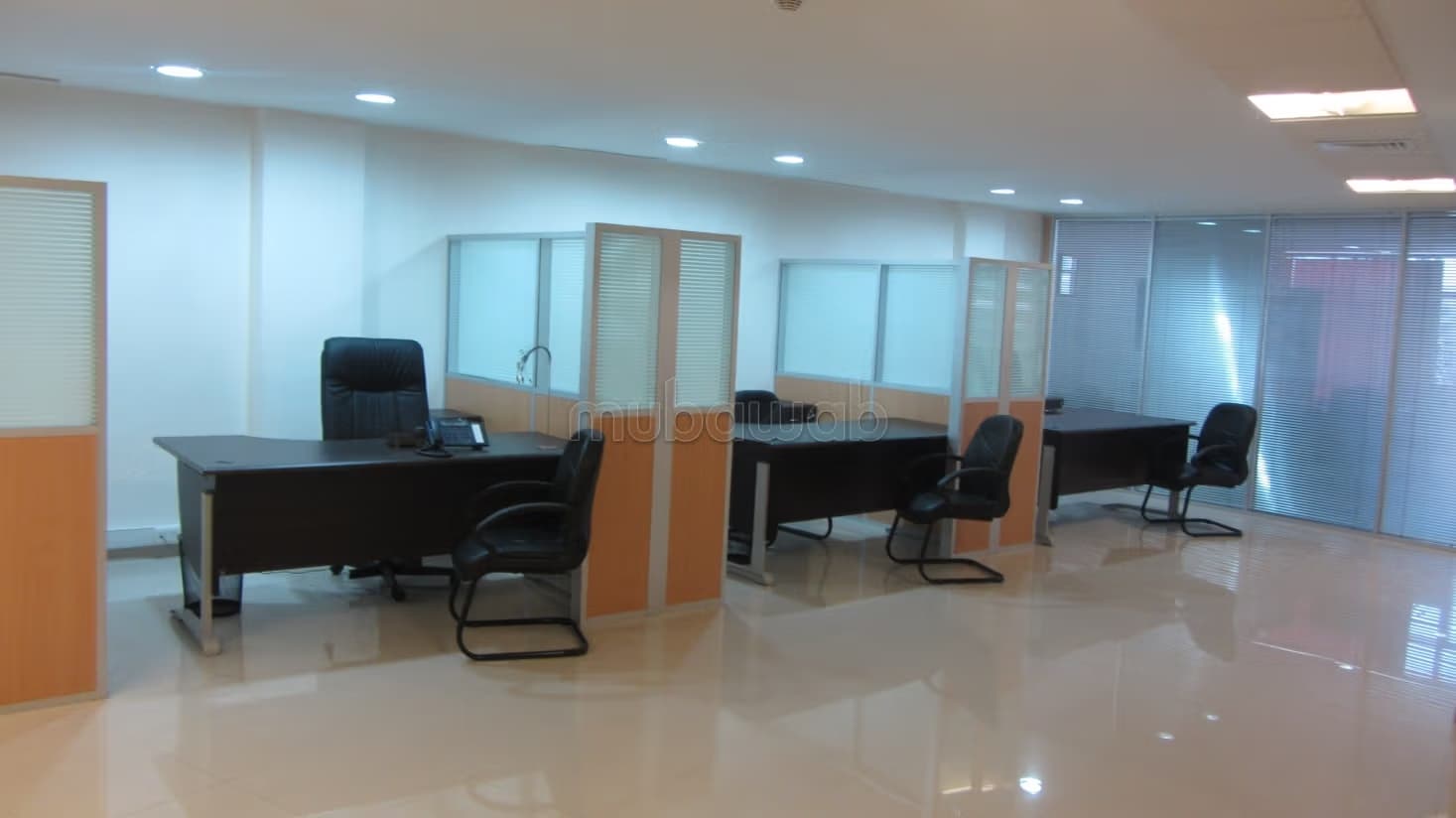 Location de bureaux à Sidi Belyout. Surface totale 167 m²