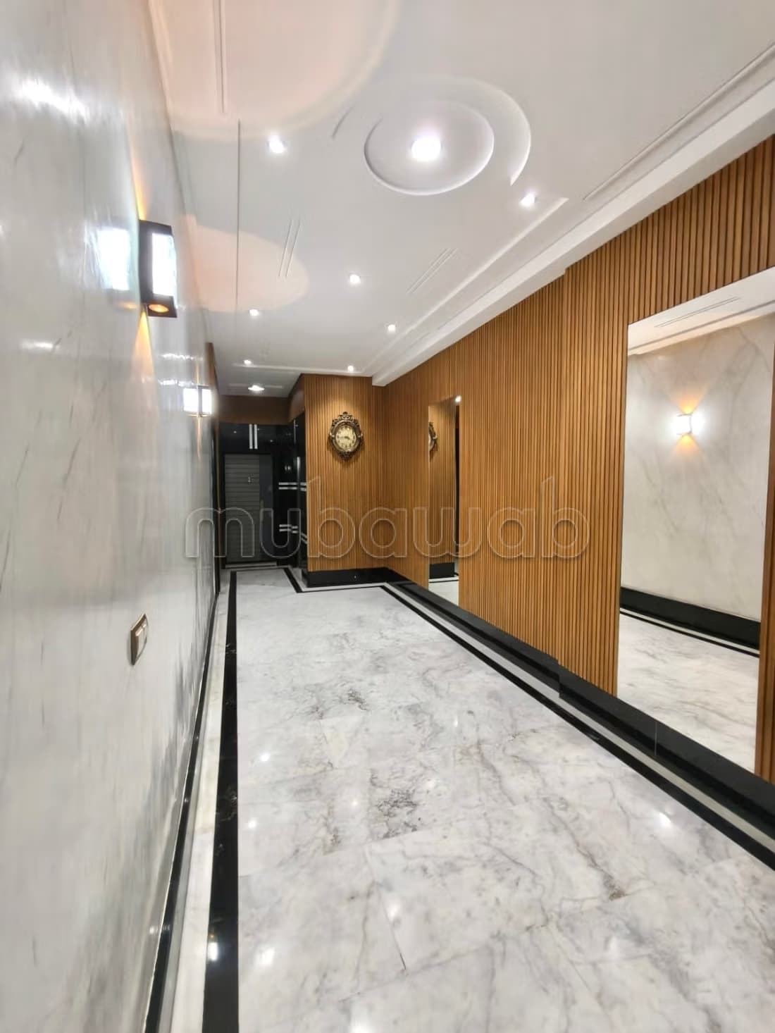 Appartement à l'achat à Ain Amiyer. 3 chambres. Bien meublé