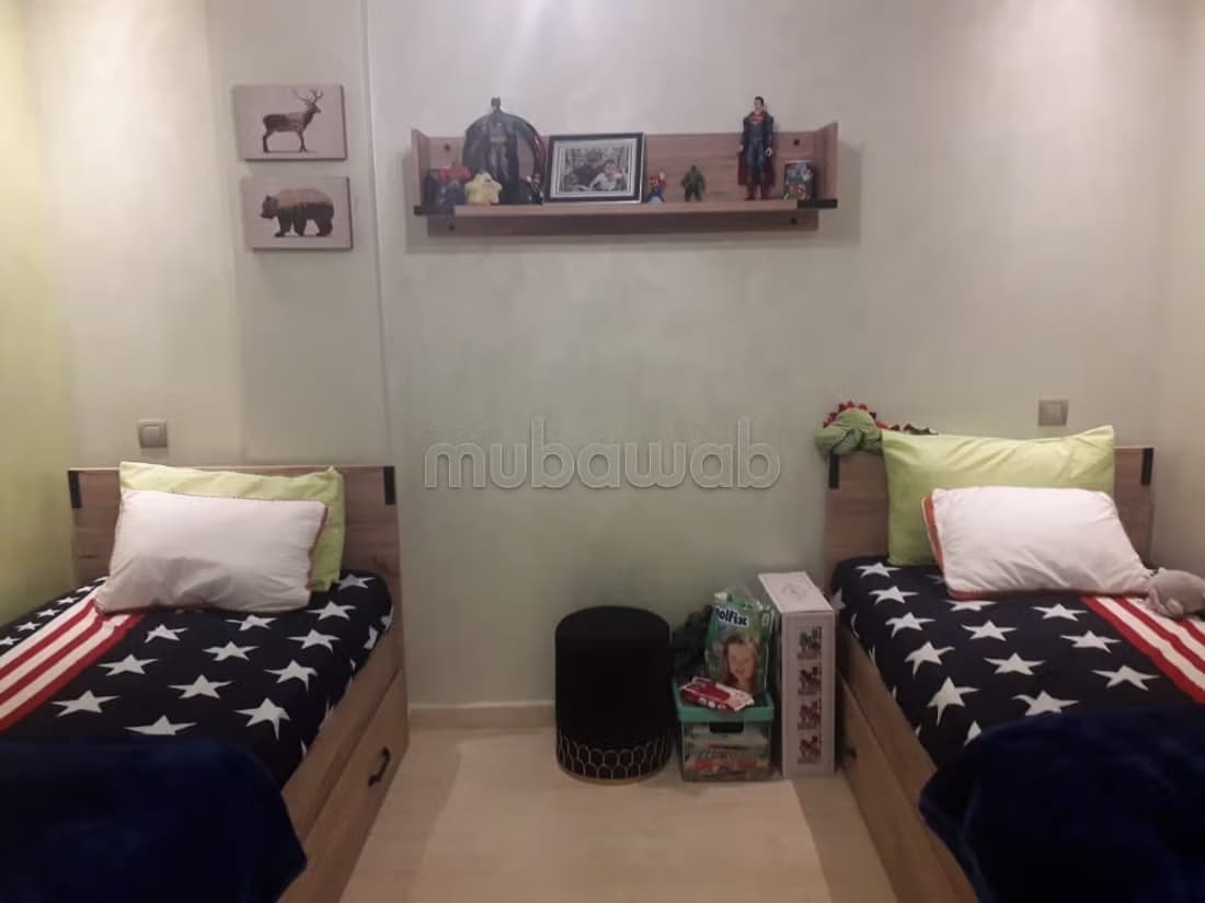 Appartement à louer à Hay Al Kora. Superficie 80 m². Bien me...