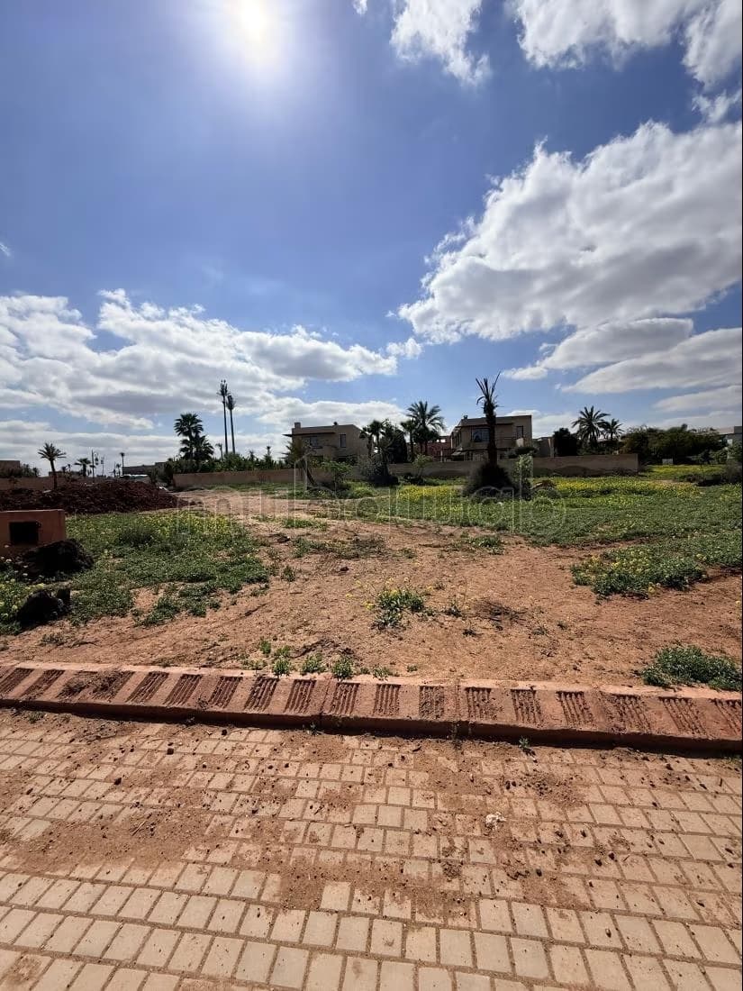 ⸻ Terrain Magnifique à Vendre – Résidence Fermée Proche Golf...