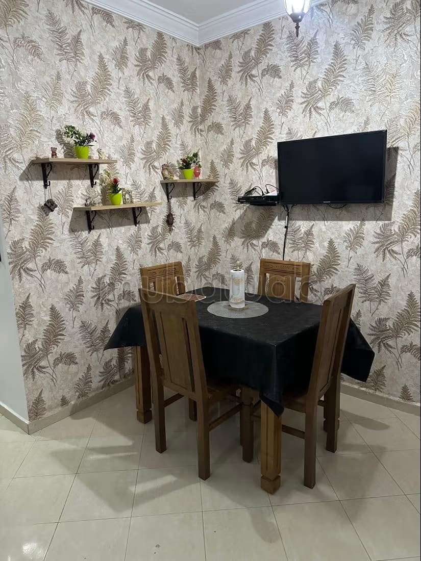 Appartement à louer à Al Karaouiyine. 5 pièces. Meublé