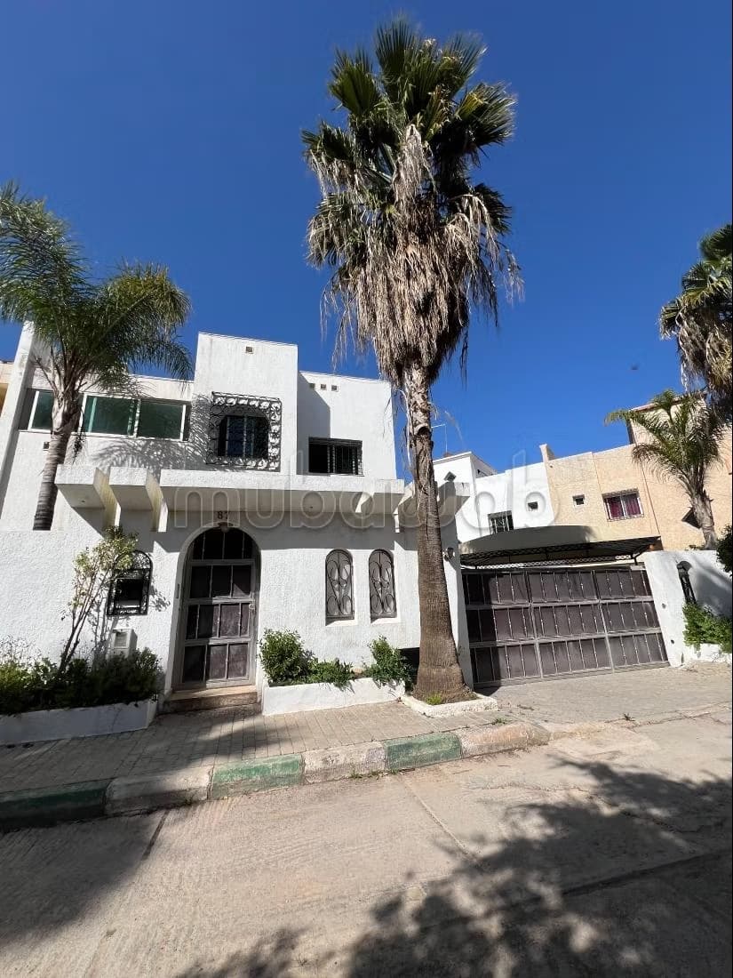 Villa de haut standing à vendre à Hay Lalla Soukaina. 1 Pièc...