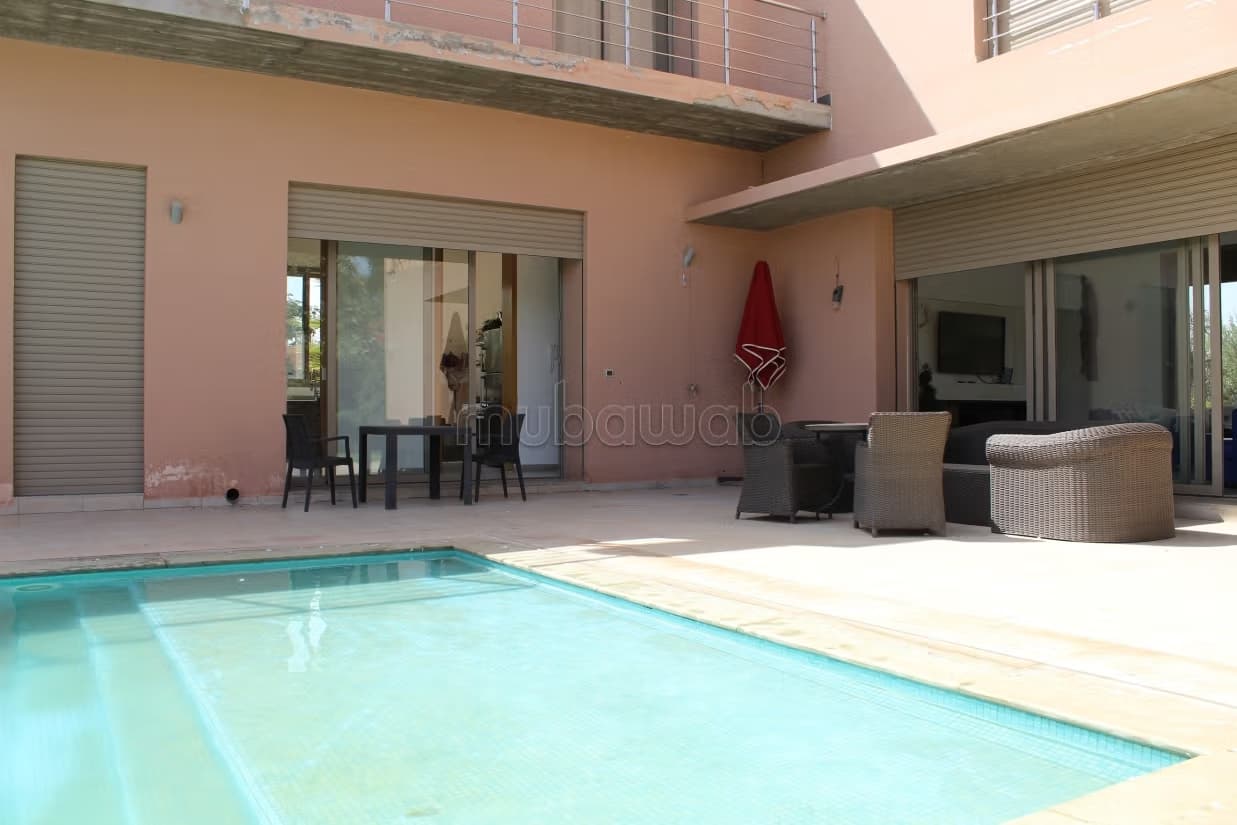 Belle villa a louer vide ou meuble