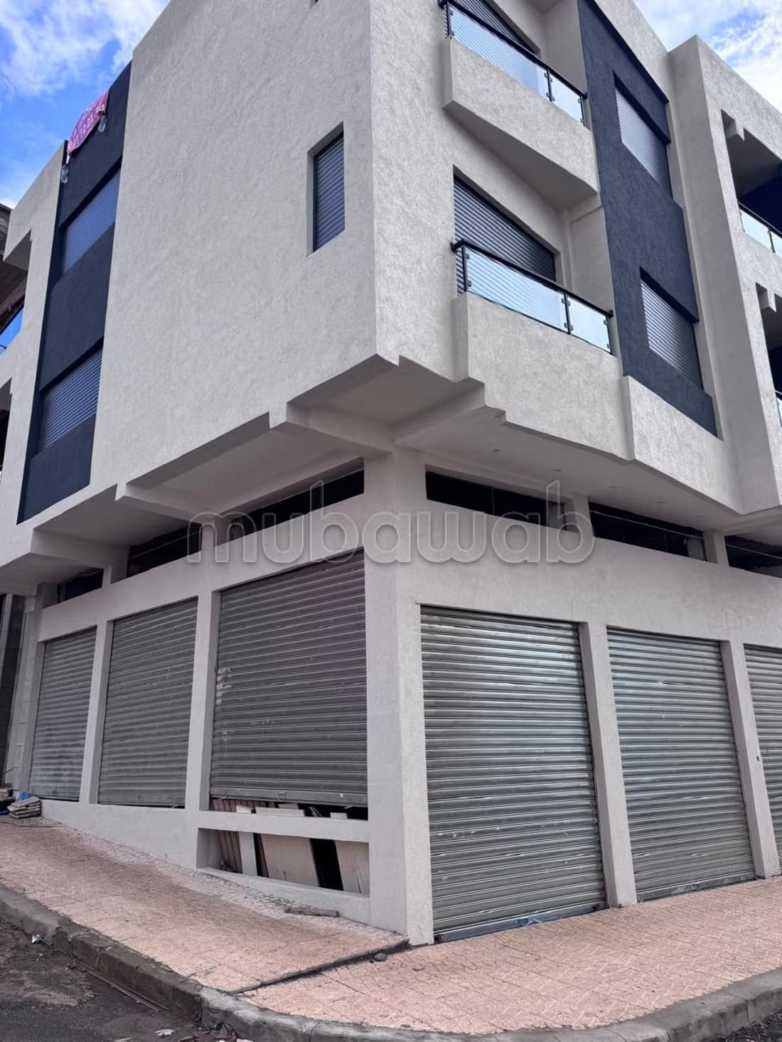 Vend local commercial à Wifak. Surface totale 212 m²
