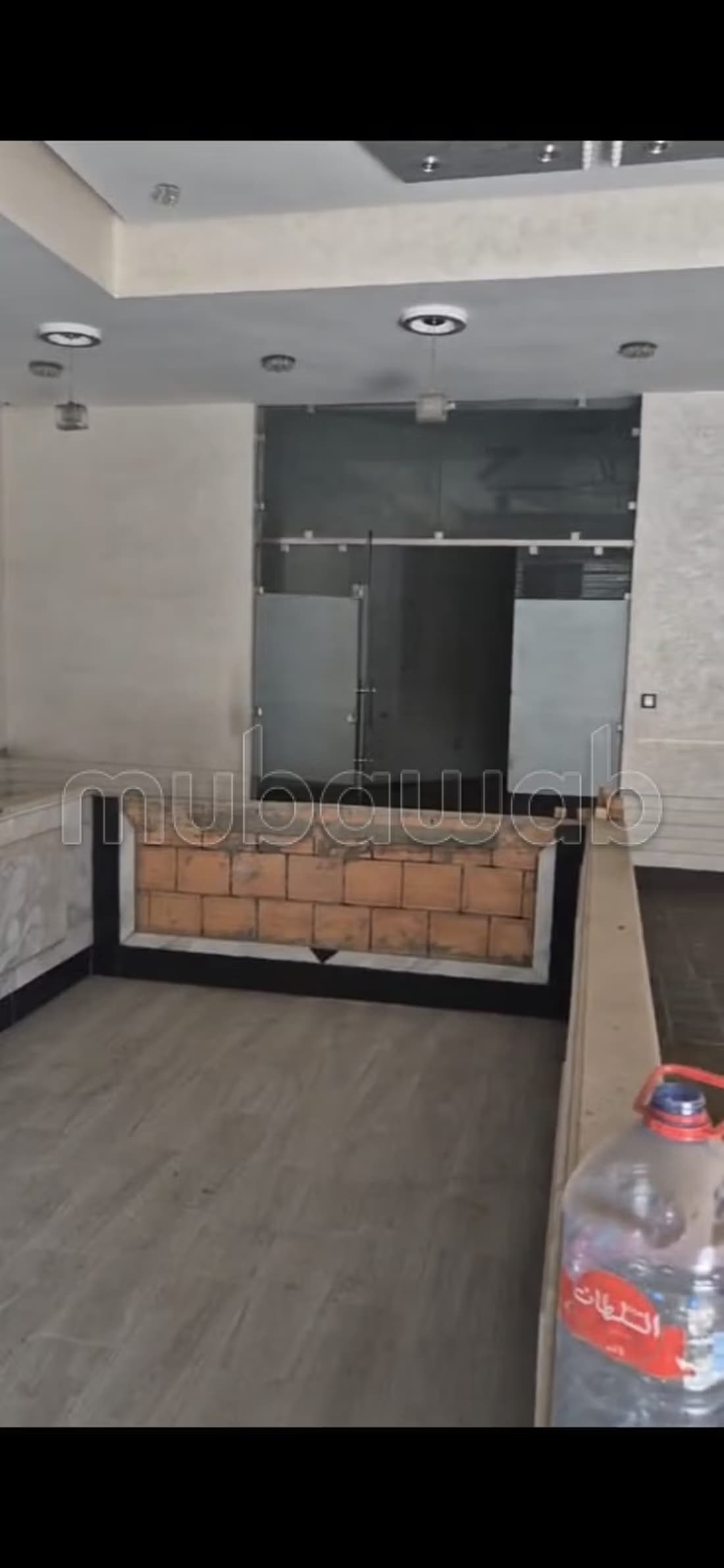 Local commercial 180 m2 a vendre