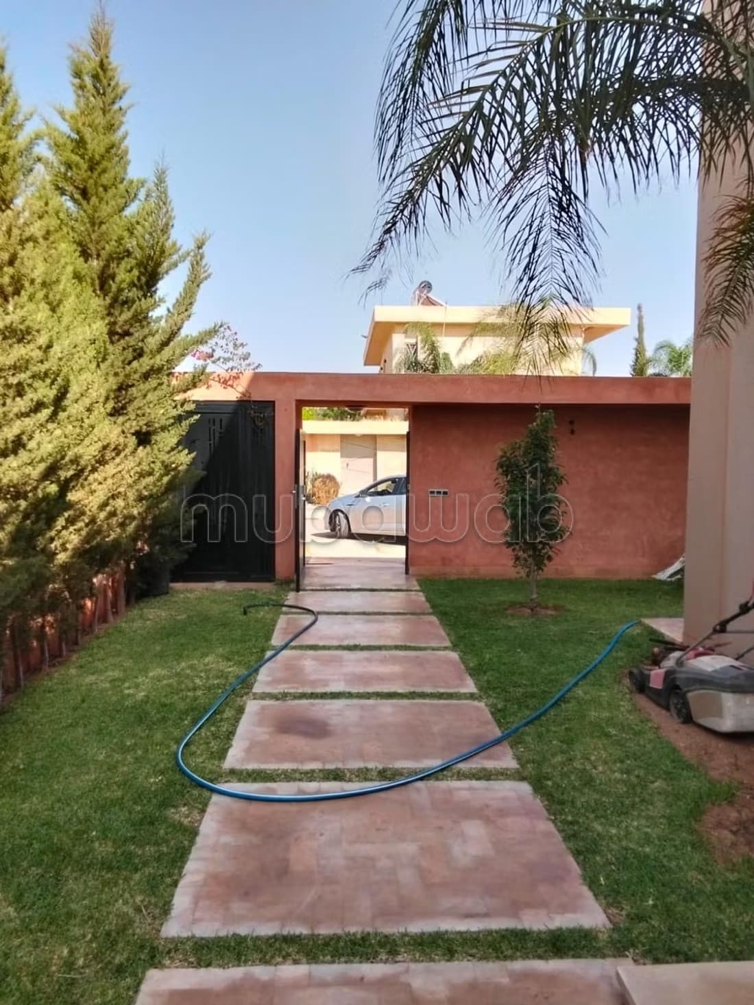 Route de l'Ourika. Villa haut standing avec piscine