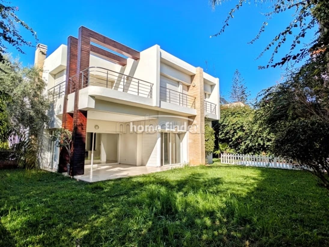 Villa contemporaine à vendre sur l'Oasis 649 m²