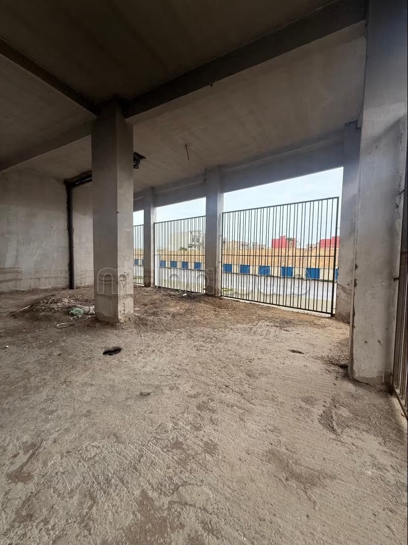Local de stockage — 85 m² à Bouskoura. 85 m². Résidence sécu...