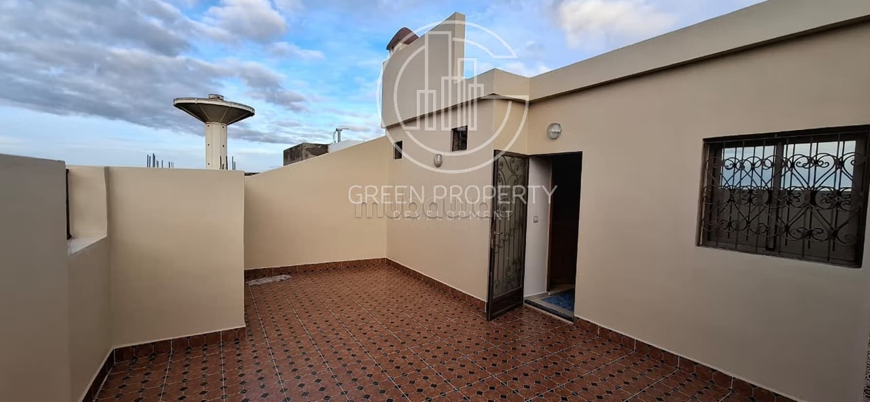 Appartement moderne avec terrasse et vue dégagée