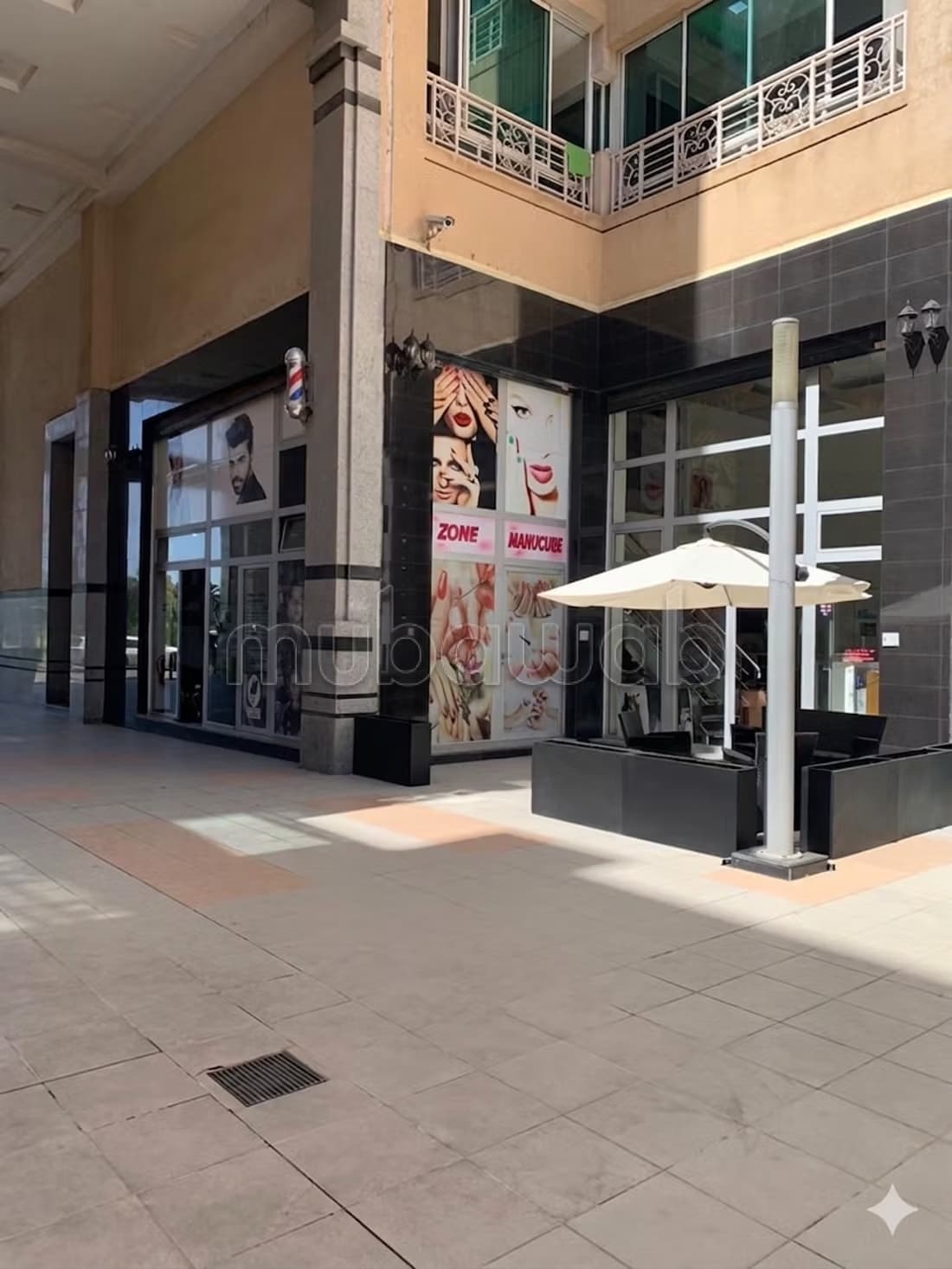 Opportunité Exceptionnelle: Local Commercial de Prestige au...