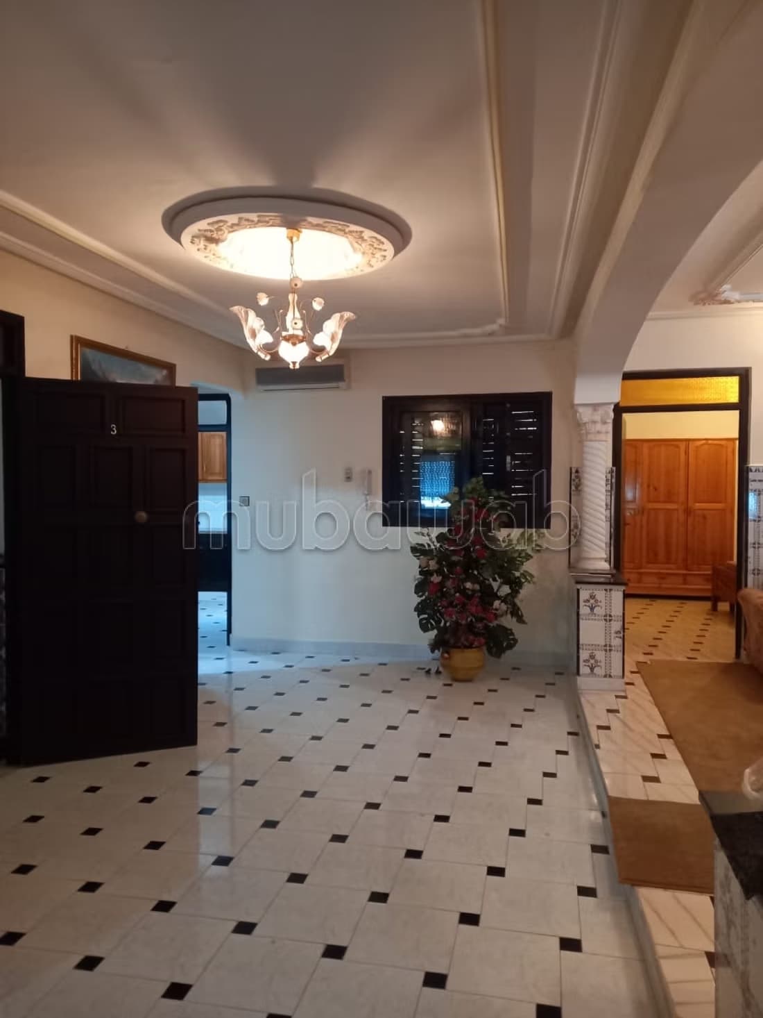 Louez cet appartement à Saniat Errmel. 3 grandes pièces. S...