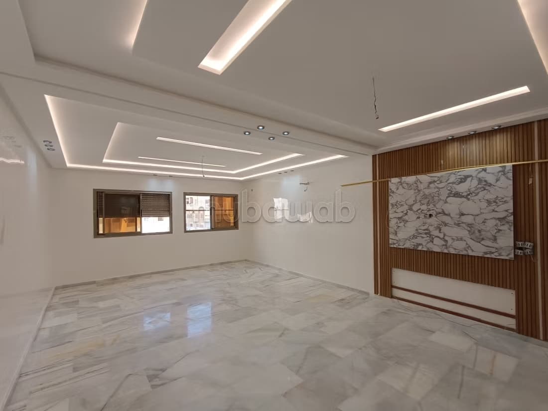 Très bel appartement à vendre avec deux façades au premier é...