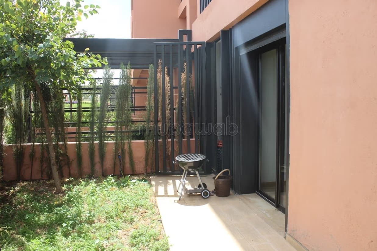 Bel appartement avec jardin privatif a louer