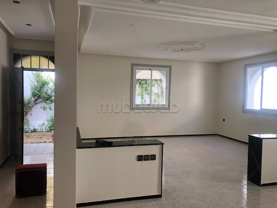Une petite villa à louer située à Bir Rami Ouest