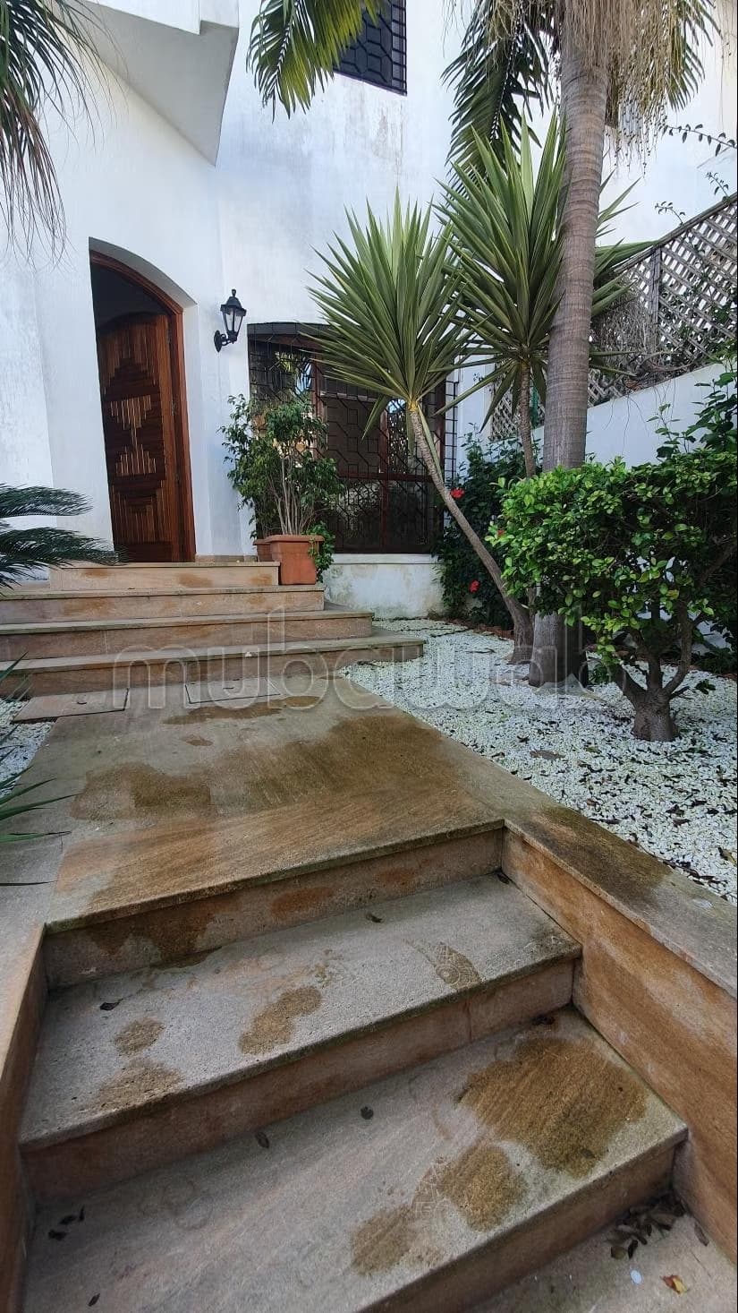 Jolie villa à louer à Ain Diab