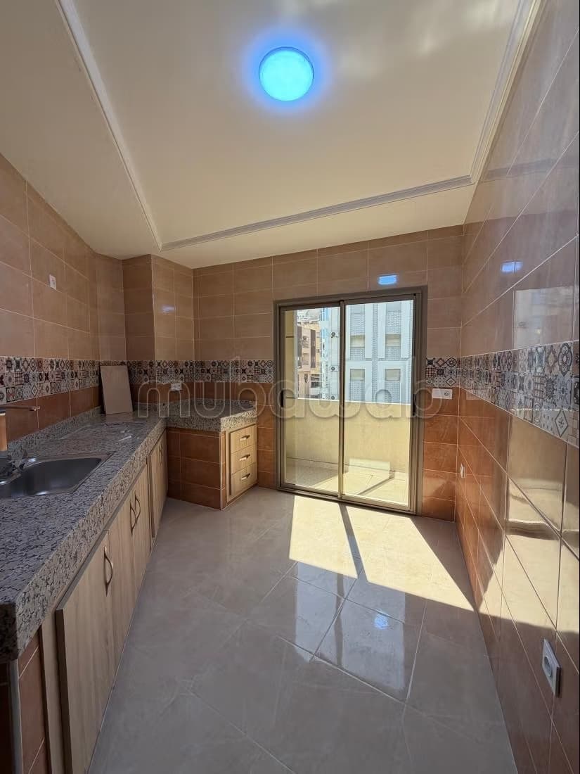 Appartement à louer à Jirari. Surface totale de 90 m². Doubl...