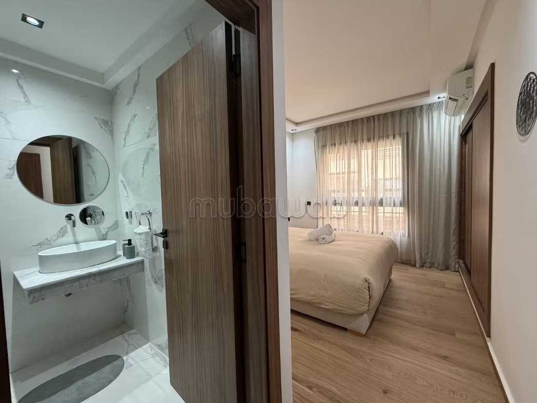 Appartement en vente à Hivernage. 4 pièces confortables. Bie...